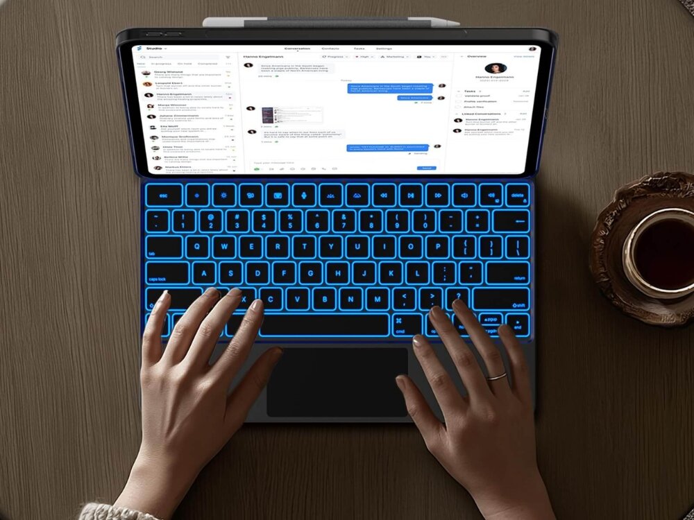 Etui z klawiaturą TYPECASE Edge+ do iPad, zawias, regulacja, stabilność, dopasowanie,