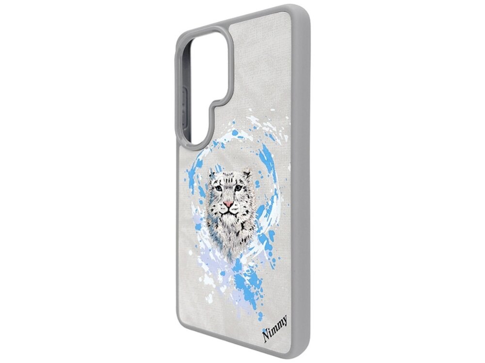 Etui na telefon w jasnoszarym kolorze z nadrukiem głowy pantery otoczonej niebieskimi i białymi plamami. W dolnym rogu widoczny jest napis \'Nimmy\'.
