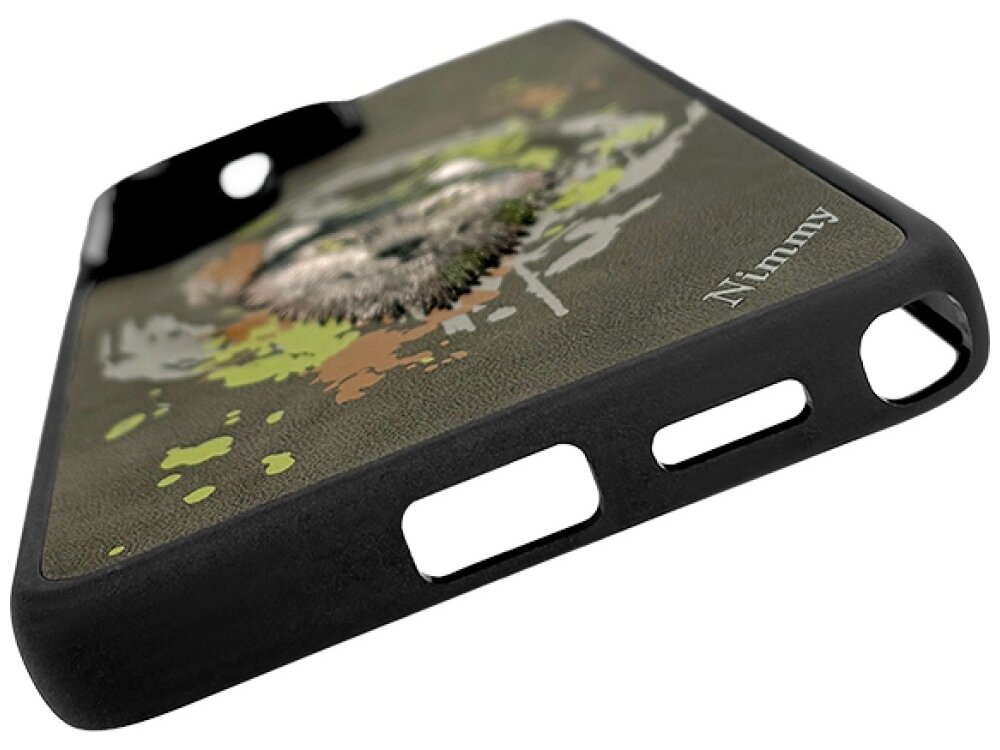 Etui na telefon z ciemnoszarym tłem, ozdobione grafiką wilka i kolorowymi plamami. Widoczny jest napis \'Nimmy\'.