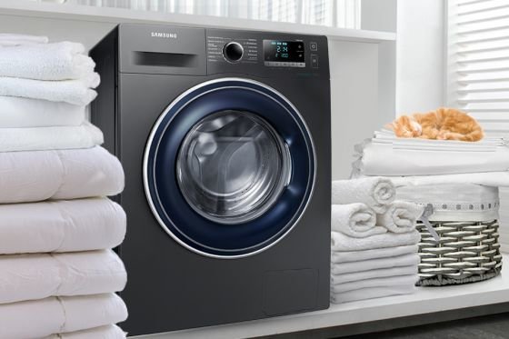 Samsung Crystal Gloss™. Doskonała linia, elegancki wygląd Samsung Crystal Gloss™. Doskonała linia, elegancki wygląd