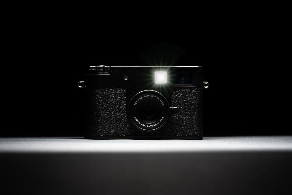 Aparat FUJIFILM X half  Pionowy format 3:4 technologia odwzorowania kolorów Fujifilm 