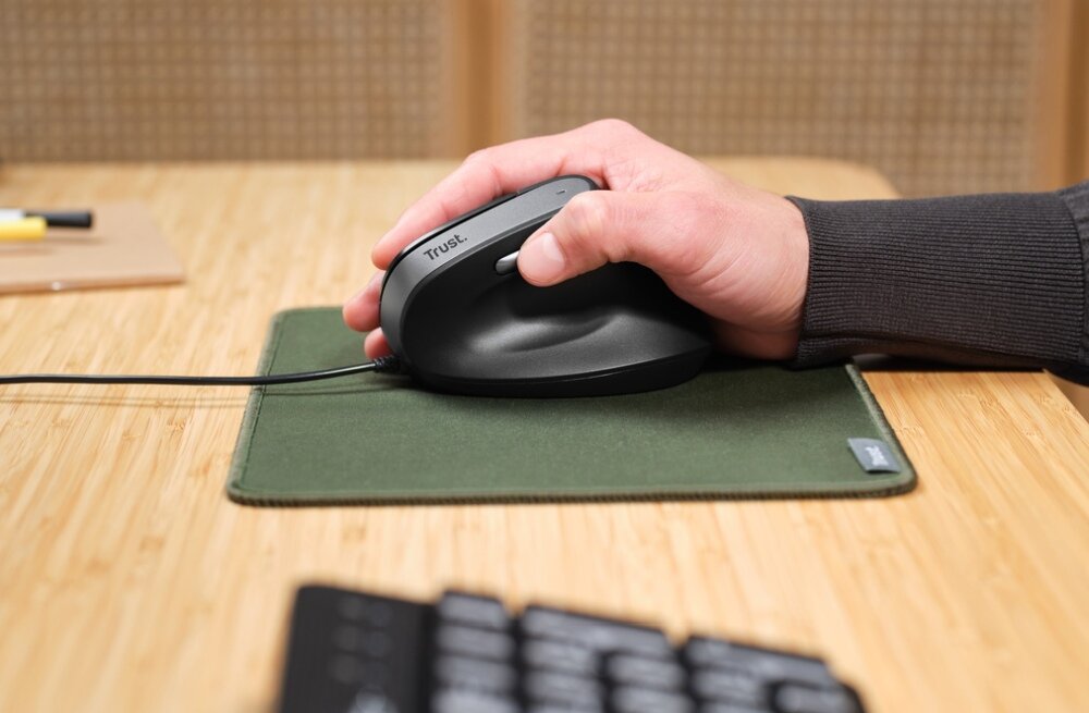 Mysz TRUST Bayo II Czarny ergonomia praca komfort nadgarstek