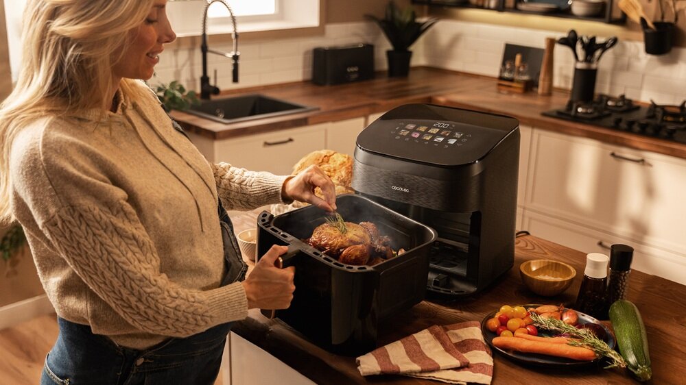 Air Fryer Frytkownica beztłuszczowa CECOTEC Cecofry&Grill Smokin 8500 system ochrony przed przegrzaniem, antyposlizgowe nóżki, większa stabilność, bezpieczeństwo