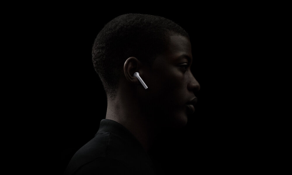 SŁUCHAWKI BLUETOOTH APPLE AIRPODS II DOKANAŁOWE Z ŁADOWARKĄ BIAŁE MV7N2ZM/A  atuty dźwięk wysoka jakość