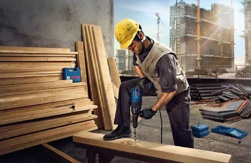 Młot udarowo obrotowy BOSCH GBH 2 24 DFR Imponująca moc i optymalna kontrola Idealny sprzęt przeznaczony do remontów