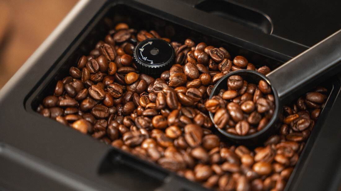 Ekspres CECOTEC Cremmaet Steam Regulacja młynka Młynek stożkowy z 5 ustawieniami  dopasowanie aromat i smak są zgodne z Twoimi preferencjami