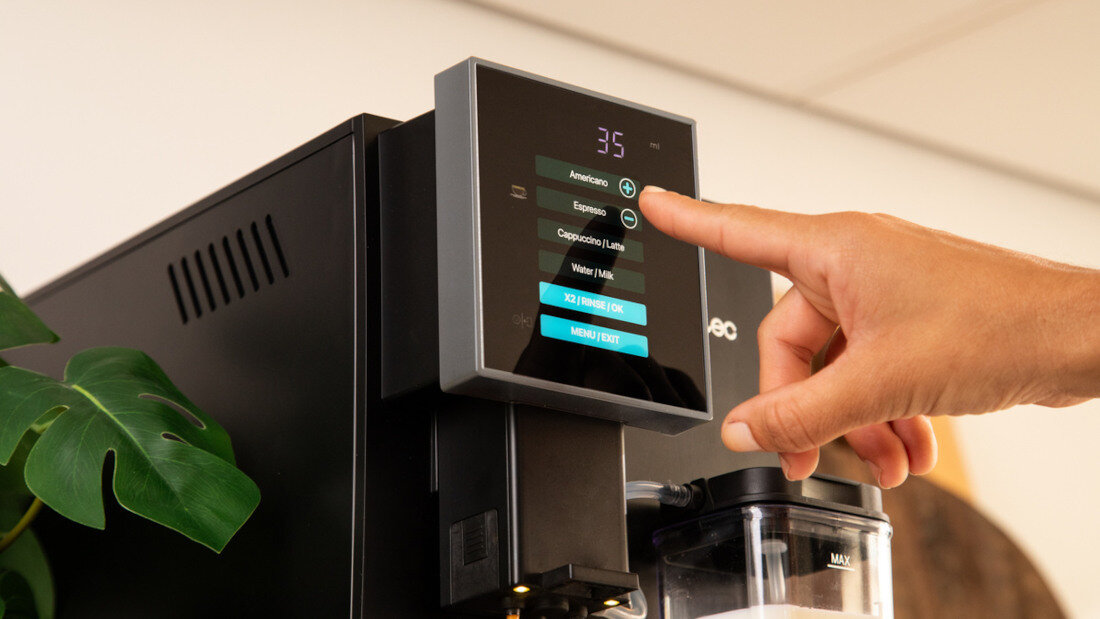 Ekspres CECOTEC Compactccino Black Silver Personalizacja napoju Dotykowy ekran dopasować moc i ilość kawy jednym ruchem