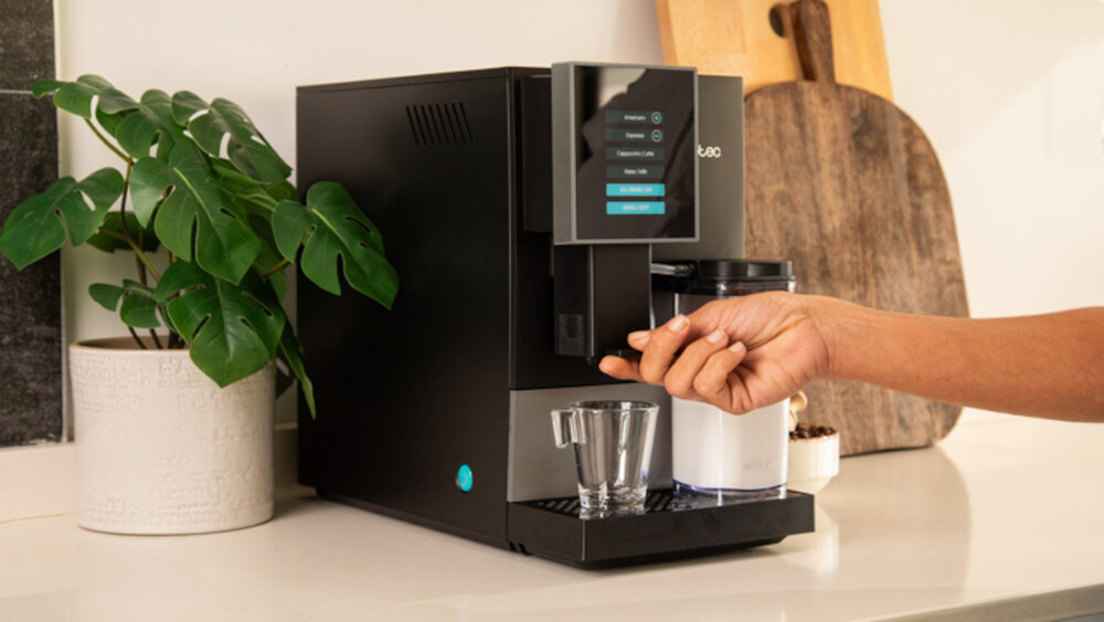 Ekspres CECOTEC Compactccino Black Silver Wygodne serwowanie Regulowana wylewka do 14 cm zarówno espresso, jak i dużego kubka śniadaniowego