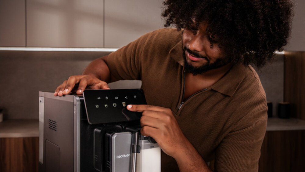 Ekspres CECOTEC Cremmaet Lungo Latte Łatwa obsługa Intuicyjny panel sterowania w kilka sekund