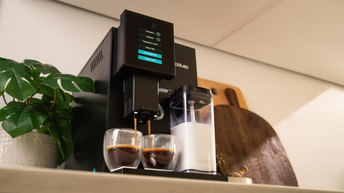 Ekspres CECOTEC Cremmaet Compactccino Connected White Rose Dwie kawy jednocześnie dwóch espresso w tym samym czasie edukuje czas oczekiwania 