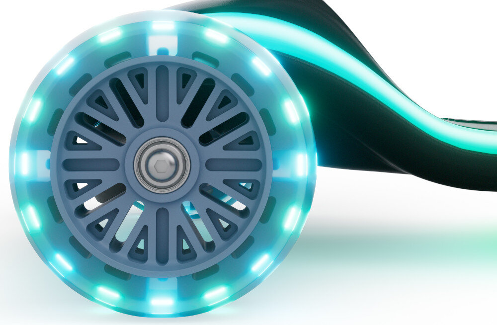 Hulajnoga dla dzieci KINDERKRAFT Raket Up Niebieski zbliżenie na jedno z kółek widok z boku dwa przednie, świecące kółka ruchome światło RGB efekt świetlny uruchamia się wraz z obrotem kół, bez użycia baterii koła o średnicy 12 cm płynna jazda i stabilność