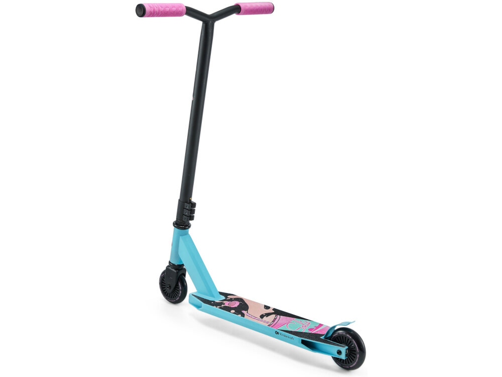 Hulajnoga wyczynowa KINDERKRAFT Solis Różowy hulajnoga na białym tle widoczna od tyłu pod skosem waga około 3,1 kg ułatwia przenoszenie oraz transport wykonywaniu podbić i obrotów w powietrzu