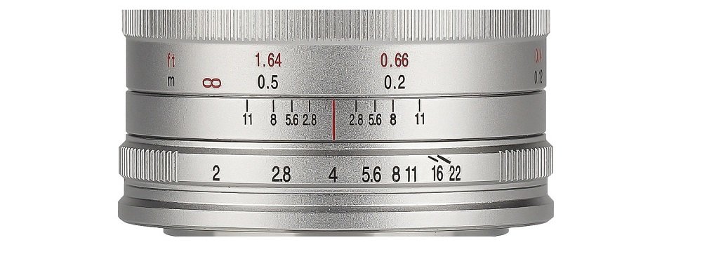 Obiektyw LAOWA Venus Optics C-Dreamer 7.5mm f2.0 Micro 43 srebrny widok front przybliżenie
