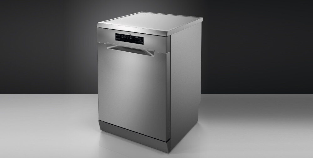 Zmywarka AEG FFB53937ZM ochrona szkła delikatne naczynia miękkie gumowe wsporniki szuflada MaxiFlex sztućce przybory kuchenne ruchome przegródki głęboka szuflada Technologia AirDry idealnie suche bez zacieków ramię spryskujące lśniące czyste naczynia Ramię SatelliteClean