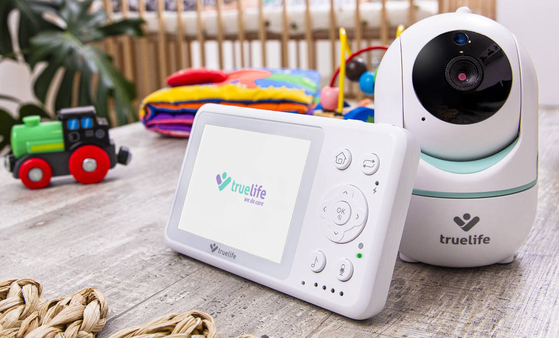 Niania elektroniczna TRUELIFE NannyCam R4i design tło wizualizacja prezentacja Pełna kontrola i spokój