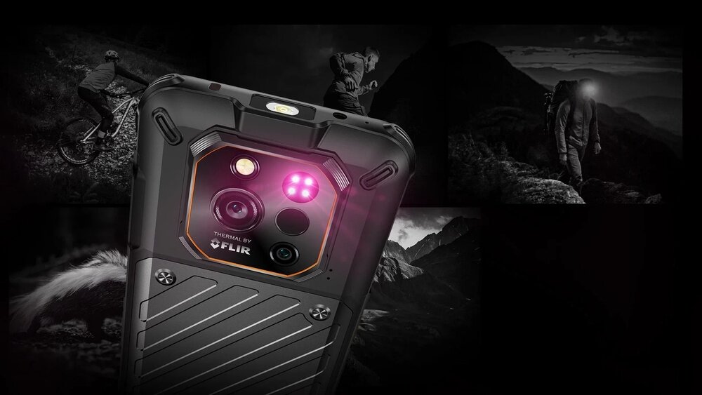 Obraz przedstawia smartfon z widocznym aparatem i napisem \'THERMAL BY FLIR\'. W tle znajdują się czarno-białe zdjęcia osób w terenie górskim.