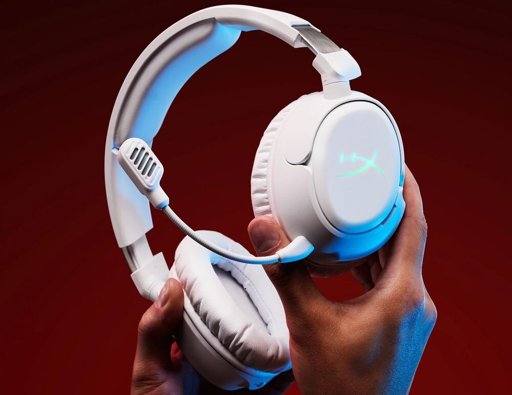 Słuchawki HYPERX Cloud Flight 2 komfort memory foam obrotowe nauszniki stalowa konstrukcja, słuhcawki trzymane w rękach