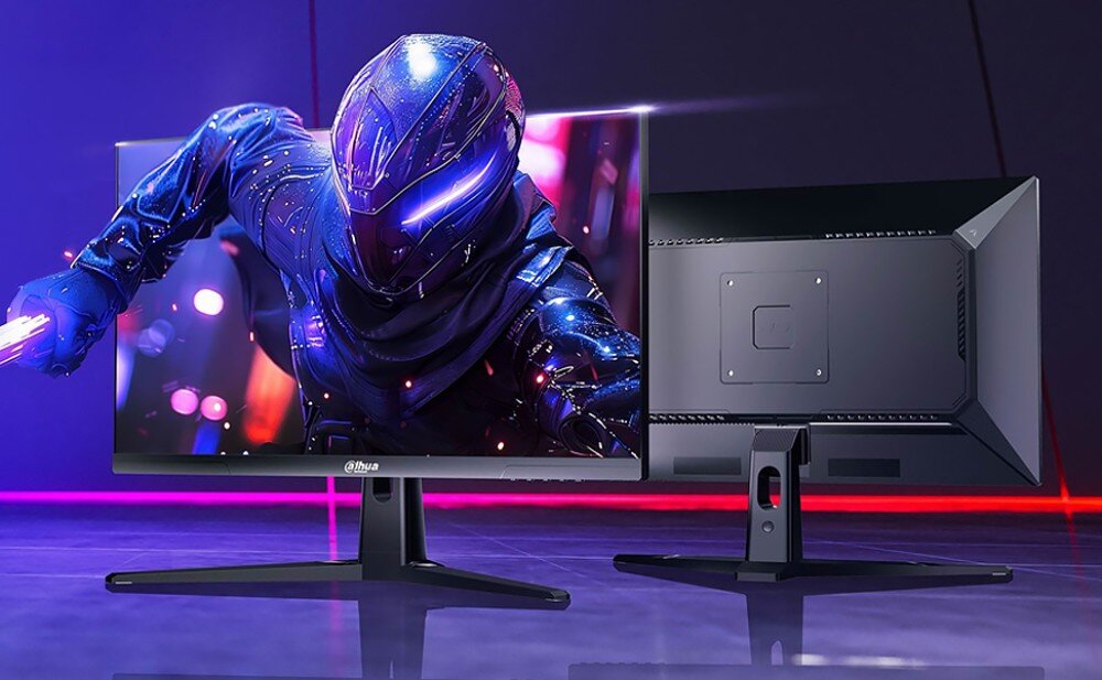 Na obrazie widoczny jest monitor z wyświetlonym dynamicznym obrazem postaci w futurystycznym stroju. Obok znajduje się tył monitora, a na dolnej ramce ekranu widnieje logo \'Dahua\'.