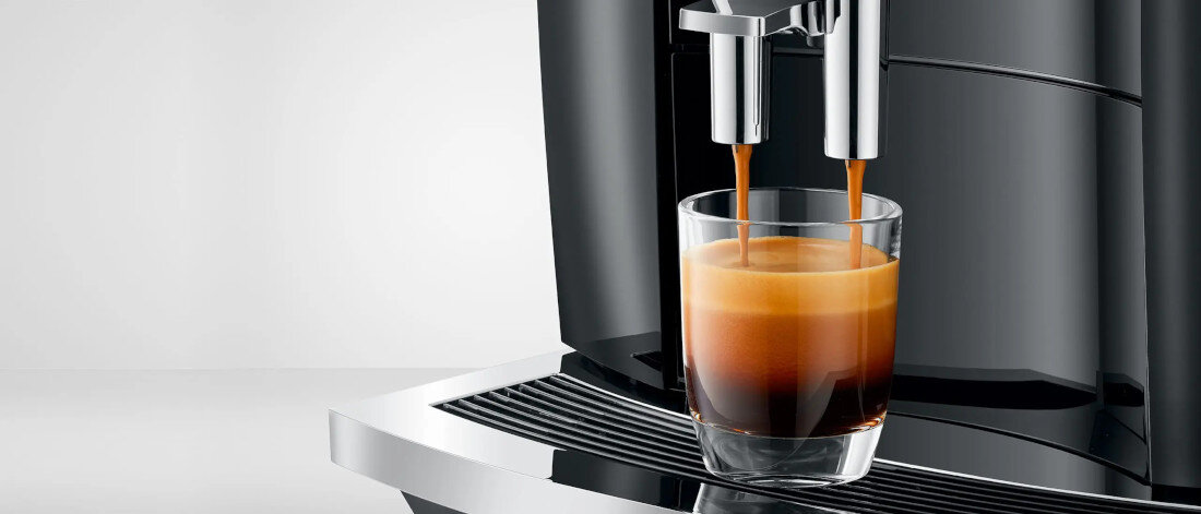 Ekspres JURA E8 Cosmic Black (ED) Automatyczne parzenie Ciśnienie 15 barów moc 1450 W intensywny aromat bez ręcznej kontroli procesu smak kawa