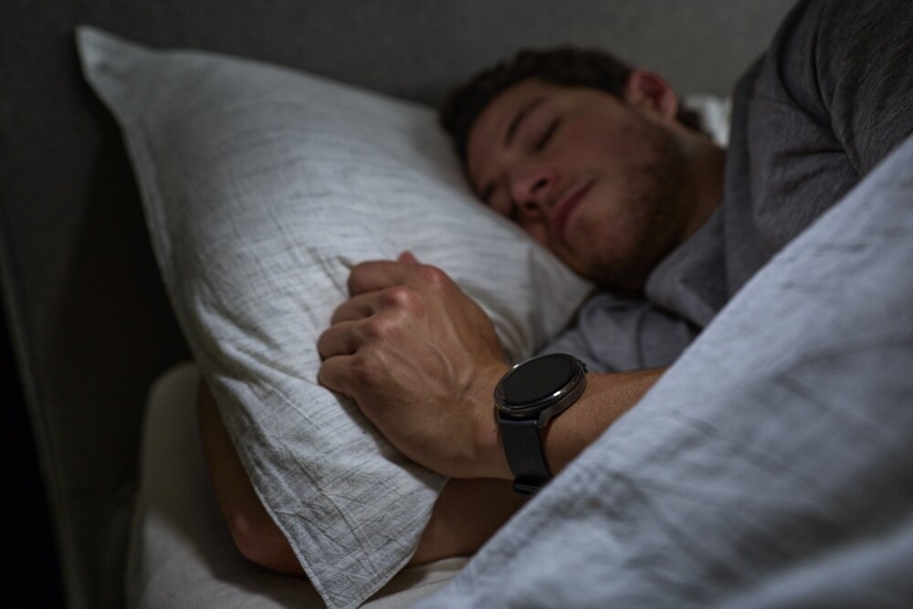 Zegarek sportowy GARMIN Venu 4 fazy snu i drzemki raporty 