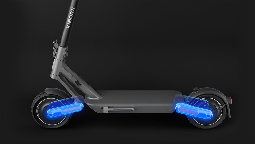 Hulajnoga elektryczna XIAOMI Electric Scooter 4 Ultra Czarny podwojny uklad zawieszenia wystrzasy i drgania sa skutecznie redukowane specjalnie opracowane 10-calowe opony Xiaomi DuraGel komfort bezpieczenstwo zelowe wypelnienie dodatkowa ochrona specjalna warstwa zelu automatycznie naprawi uszkodzenie pelne wykorzystanie potencjalu niezrownany komfort i wygoda w podrozy