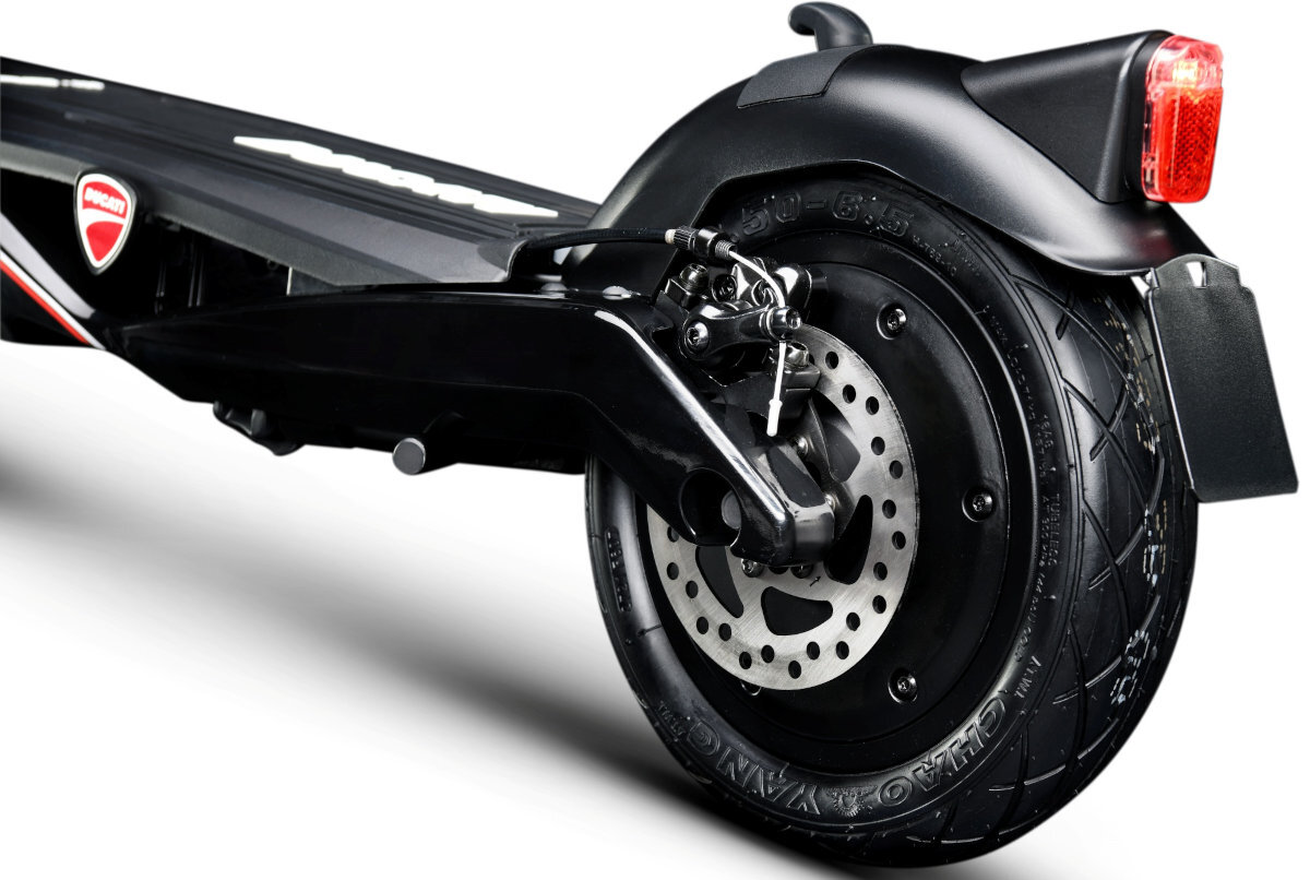 Hulajnoga elektryczna DUCATI Pro III Czarno-czerwono-bialy hamulce tarczowe KERS