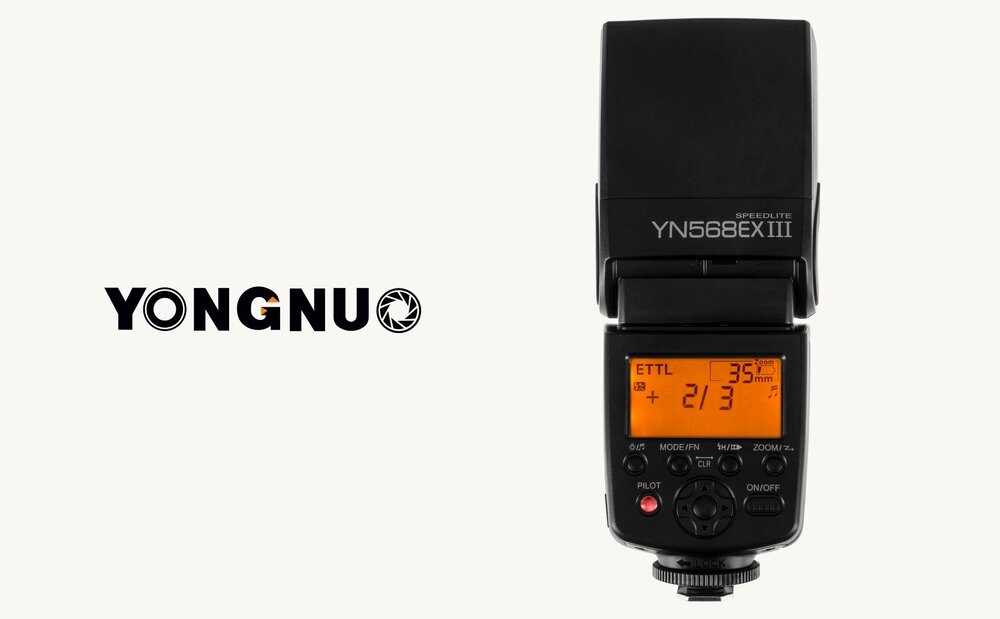 Lampa błyskowa Yongnuo YN568EX III do Canon od strony wyświetlacza z widocznymi przyciskami