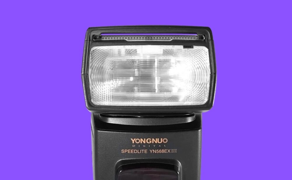 Lampa błyskowa Yongnuo YN568EX III do Nikon od strony diody wymagania autofokusa oraz od strony stopki