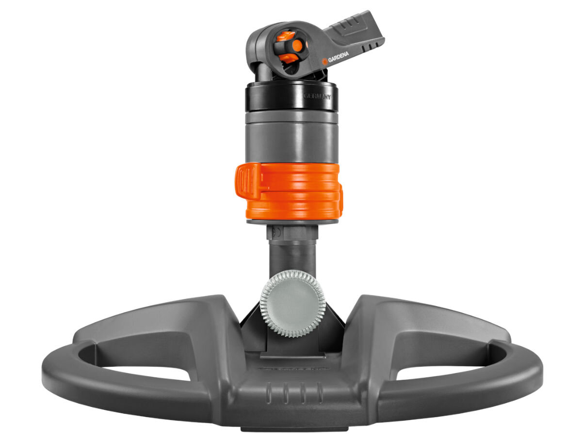 Zraszacz GARDENA Comfort na sankach 8143-20, sanki, odporne, wzmocnione, elementy, Stabilność, na białym tle zraszacz frontem na wprost