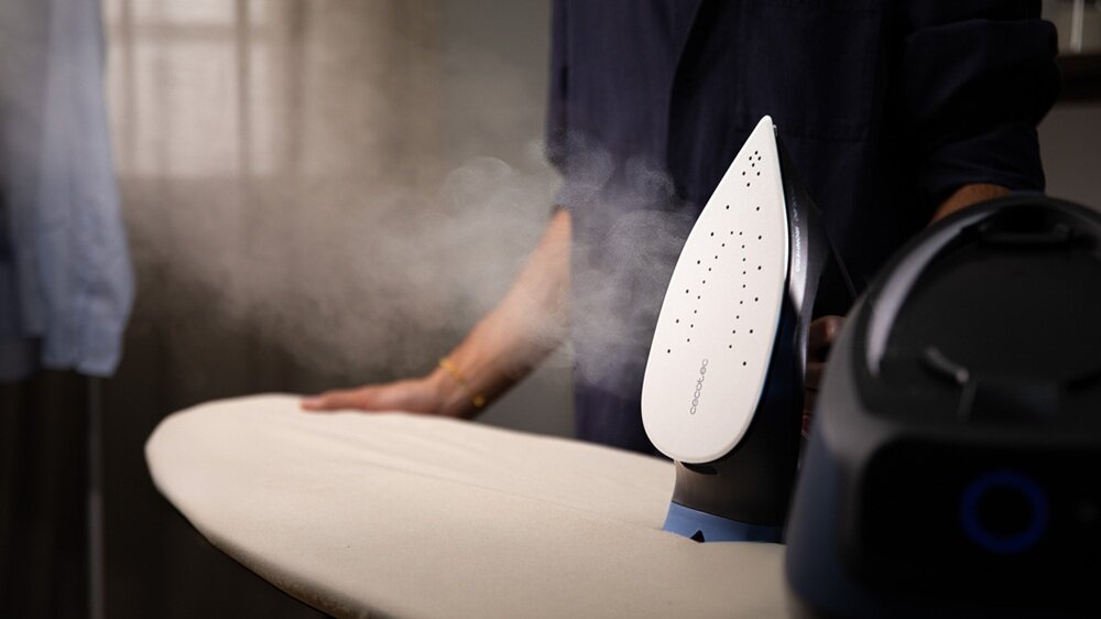 Generator pary CECOTEC IronHero H-3000 Station Geyser silny wyrzut pary, usuwanie zagnieceń, intensywne uderzeie pary