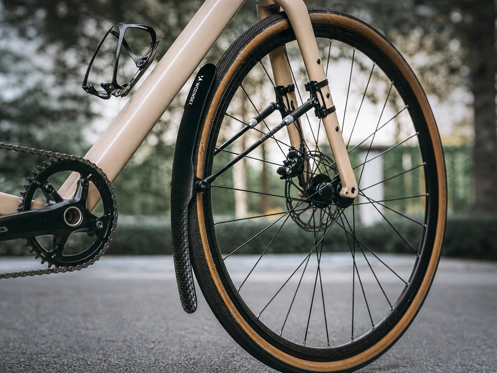 Błotnik rowerowy WOZINSKY WBR-01, materiał, lekkość, aluminium, wzór, Tylny błotnik zamontowany na ramie roweru.