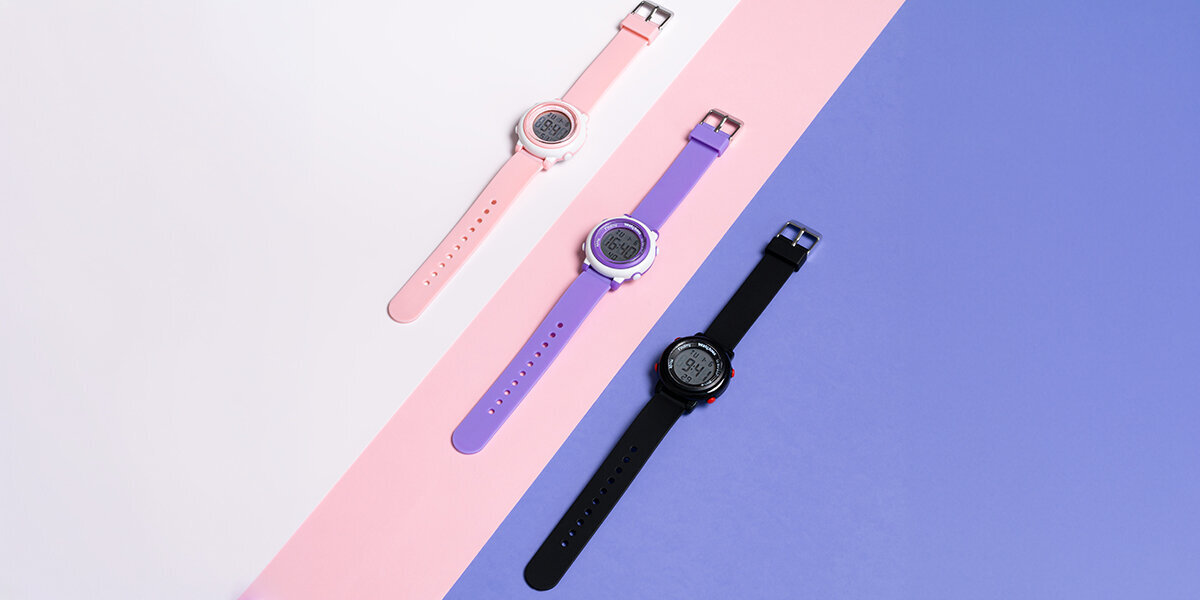 Zegarki SPONGE WatchMe Kids w 3 wersjach kolorystycznych obok siebie.