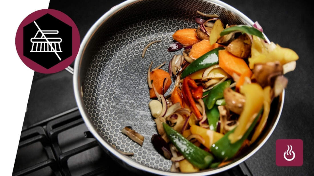 Patelnia KOHERSEN Black Cube 71108 28 cm bez przywierania bez szorowania