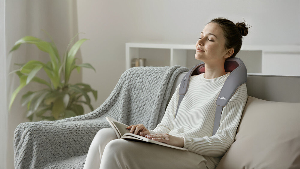 Masażer do karku BREO N6 Mini Pomarańczowy Natychmiastowa ulga w stresie dla osób spędzających wiele godzin przy komputerz Krótka, kilkunastominutowa sesjae