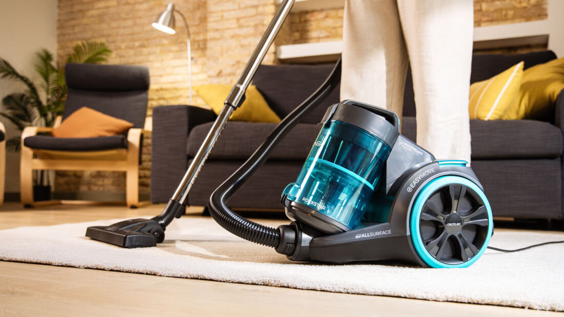 Odkurzacz CECOTEC Conga Rockstar Multicyclonic XL PowerStyle Moc bez kompromisów Silnik ForceSonic 900 W szybko usuwasz kurz i zabrudzenia z podłóg oraz dywanów siła ssania okruchy, piasek i sierść