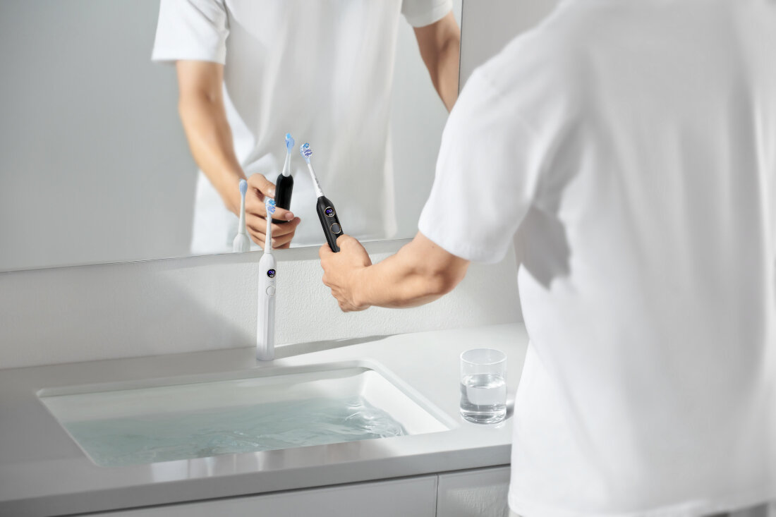 Szczoteczka soniczna USMILE Y10 Biały Cztery tryby pracy Cztery tryby działania  dopasowanie szczotkowanie potrzeby Tryb standardowy tryb wybielania inteligentny tryb delikatny 