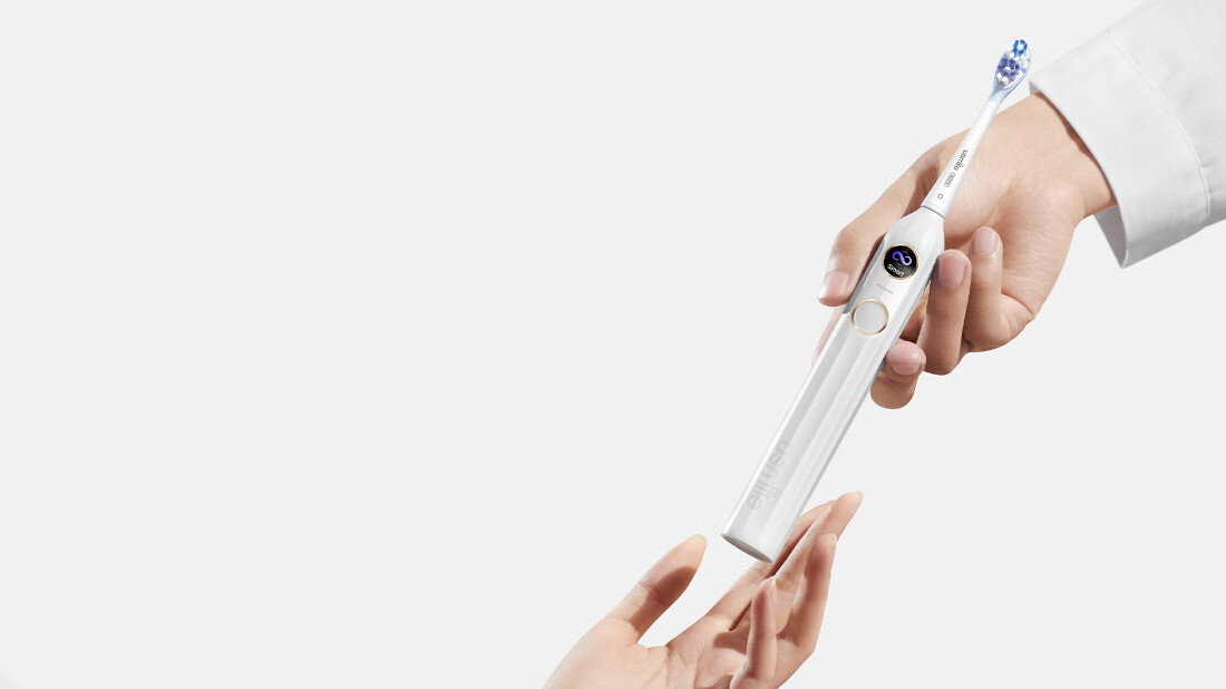 Szczoteczka soniczna USMILE Y10 Czarny Wygoda w domu i podróży Ergonomiczna konstrukcja pewne trzymanie szczoteczki Cicha praca Wodoodporność IPX8 