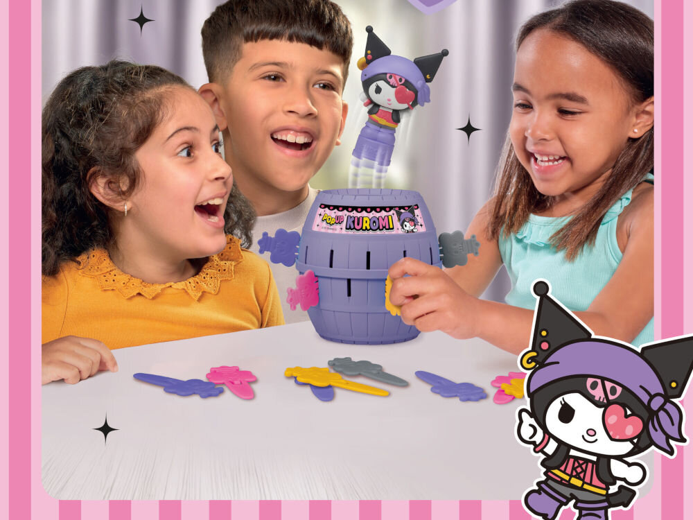Gra towarzyska TOMY Pop Up Kuromi T73865 Radosne dzieci reagujące na figurkę Kuromi wyskakującą z fioletowej beczki podczas gry. Dynamika ruchu figurki zaznaczona przezroczystymi liniami nad zabawką.