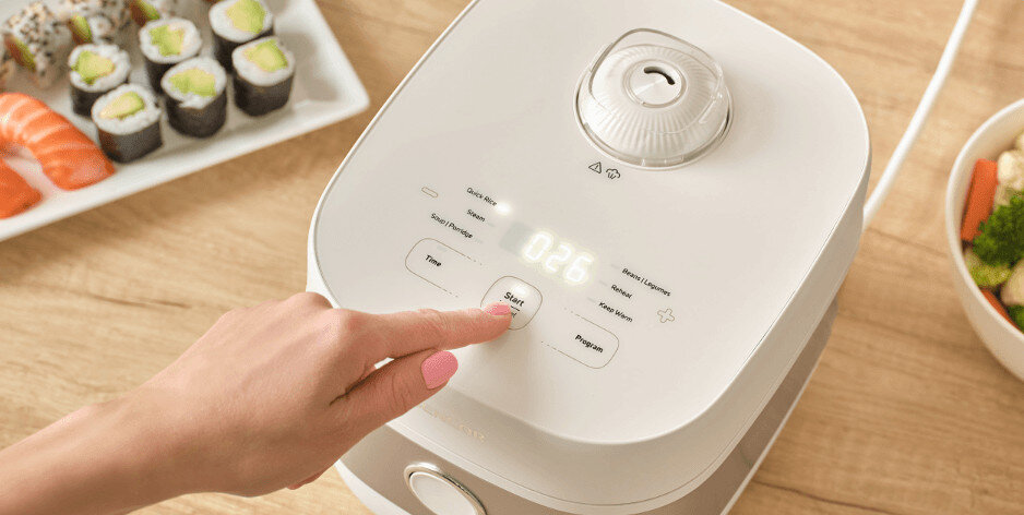 Ryżowar SENCOR SRM 1600WH zdjęcie lifestyle 6 programów gotowania Automatyczne programy ryż, kasze, zupy oraz rośliny strączkowe