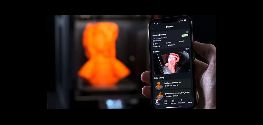Drukarka 3D PRUSA Core One+ Wi-Fi, LAN (Zamontowana) Smartfon wyświetlający parametry pracy urządzenia i podgląd z kamery Prusa App, sterowanie smartfonem, mobilny wgląd