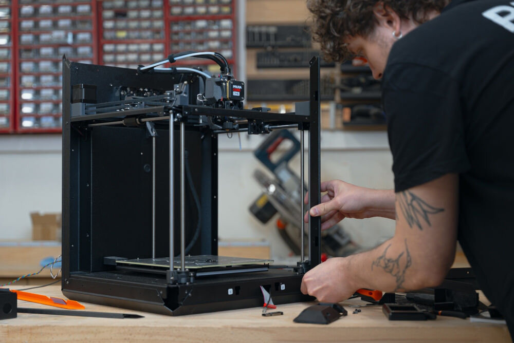 Drukarka 3D PRUSA Core One+ Wi-Fi, LAN (Zamontowana) Serwisowanie drukarki Prusa Core One przez osobę Open Source, modyfikacje, dostęp do kodu