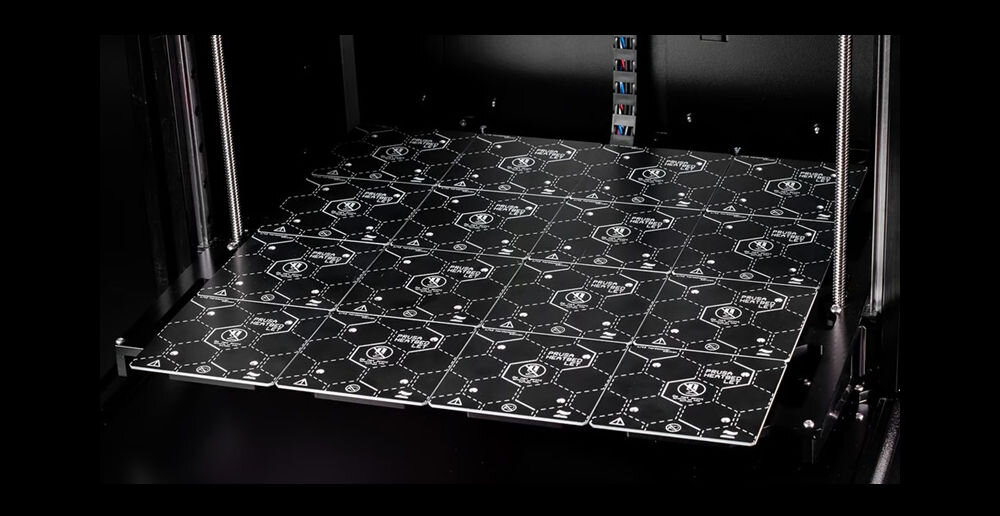 Drukarka 3D PRUSA XL Wi-Fi, LAN (5 Głowic) zbliżenie na stół modułowy stół, 16 segmentów, energooszczędność