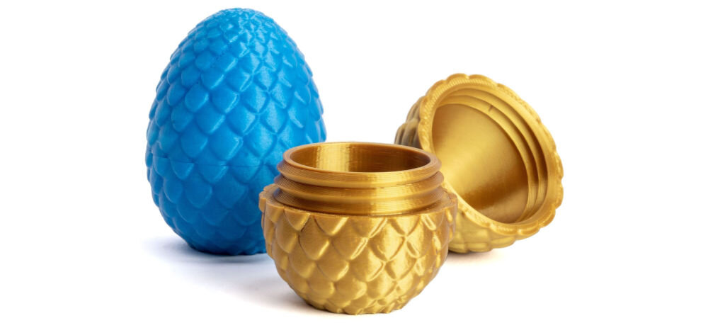 Drukarka 3D PRUSA MK4S Wi-Fi, LAN (Zmontowana) wydrukowane rzeczy na białym tle certyfikat bezpieczeństwa, niska emisja, praca w biurze