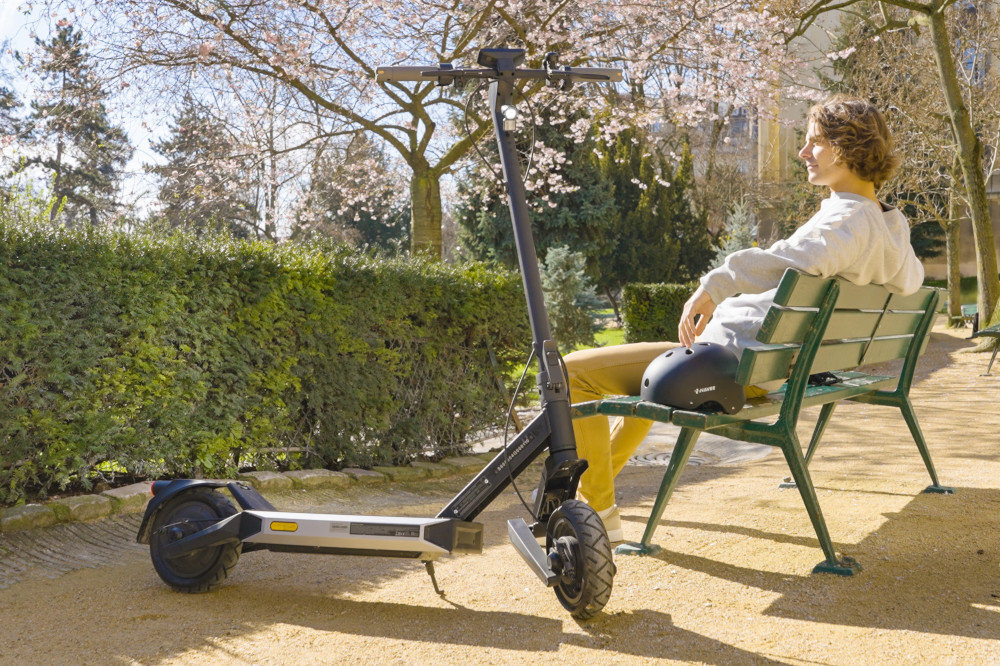 Hulajnoga elektryczna NAVEE S40 40 km 350W Amortyzacja 10—Czarny stopka skladana