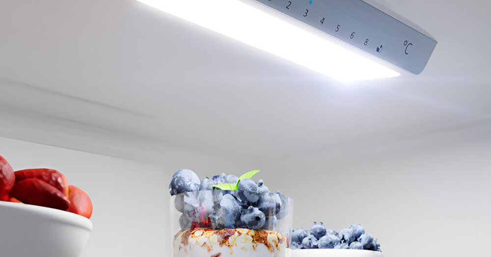 LODÓWKA HISENSE RB440N4AFA oświetlenie LED jasne wydajne widoczność