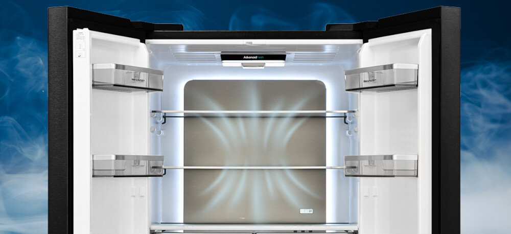 LODÓWKA SHARP SJ-NFA35IHDAD-EU wizualizacja chłodziarka otwarta pusta półki metalowa ściana tył kolor srebrny balkoniki na drzwiach metalcool żywność nawiew chłodne powietrze tylna ściana chłodziarka metalowy panel chłodzenie wentylator zimny strumień temperatura 0°C powierzchnia świeżość wysuszenie przemrożenie przechowywanie produkty