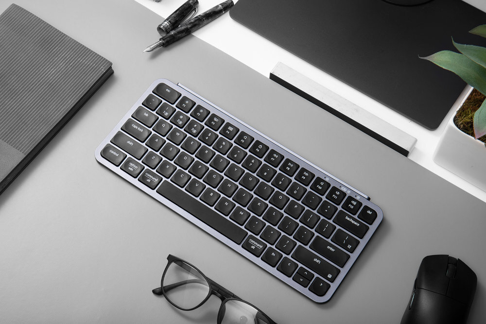 Keychron B1 Pro baterię 800 mAh 1200 godzin 8 miesięcy 5 godzinach dziennie pracy, czy nauki