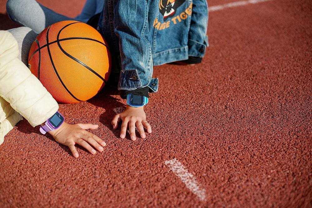 Smartwatch GARETT Kids 4 dzwonienie połączenia głośnik mikrofon rozmowy 