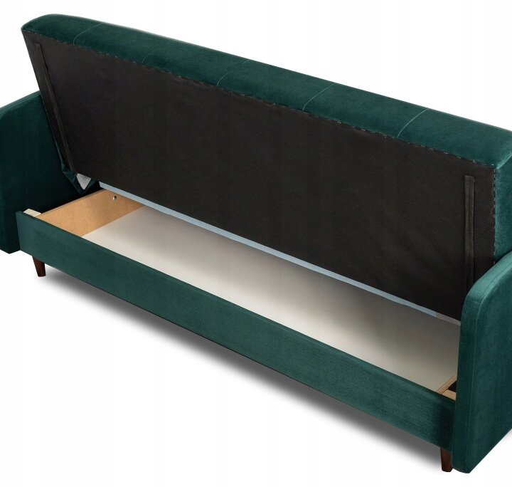 Zielona welurowa sofa z otwartym schowkiem na pościel, widoczna od tyłu. Sofa ma drewniane nóżki i ciemne obicie wewnętrzne.
