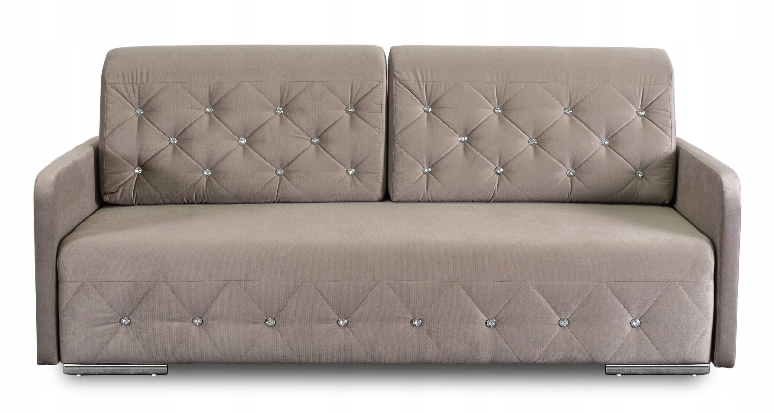 Beżowa sofa z funkcją spania, ozdobiona pikowanymi wzorami z guzikami na oparciu i siedzisku. Sofa posiada proste podłokietniki i metalowe nóżki.